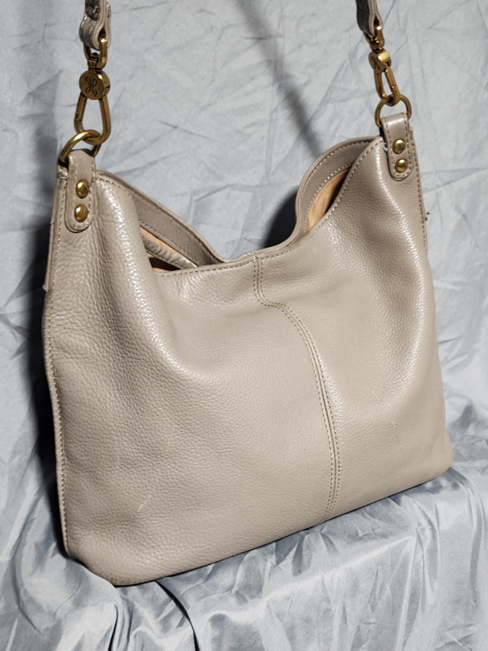 HOBO Pier Taupe Grey Leather Shoulderbag Purse W/ Gold Hardware